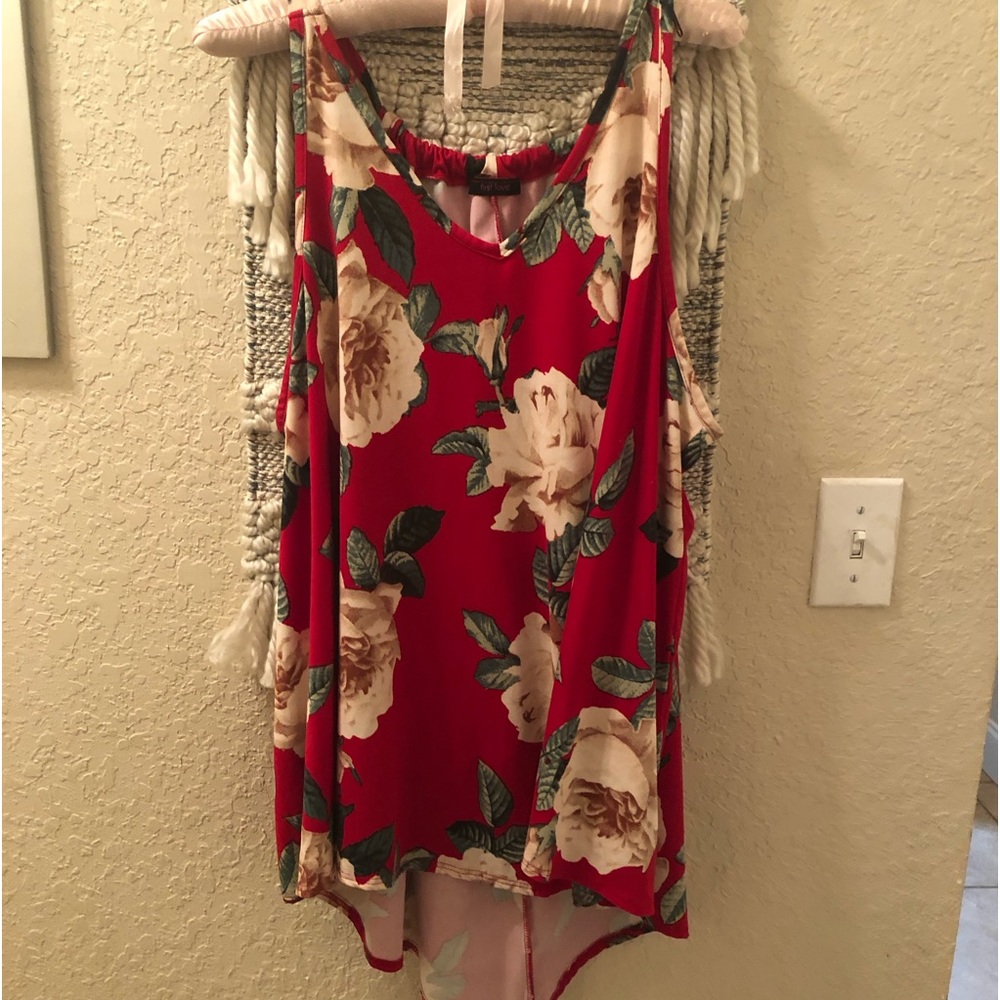 First Love Flowy Sleeveless Top Red Flower Size 3x